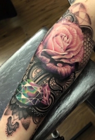 小臂彩色玫瑰与钻石和饰品纹身图案