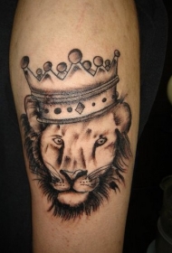 狮子皇冠纹身图案