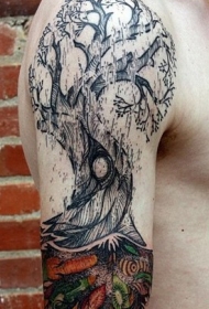 大臂独特的彩绘树与蔬菜水果纹身图案