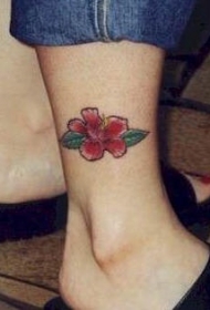 腿部彩色红芙蓉花纹身图案