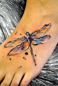 脚背水彩蜻蜓纹身图案