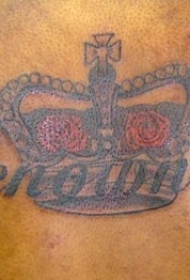 玫瑰皇冠与字母纹身图案