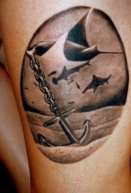 腿部灰色飞鱼锚与海豚纹身图案