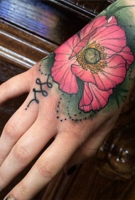 女性手背水彩色花朵纹身图案