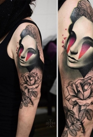 肩部雕刻风格的彩色神秘女人纹身图案