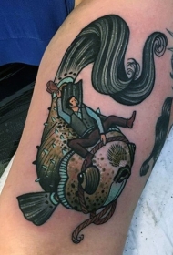 腿部彩色滑稽的男子骑鱼纹身图案