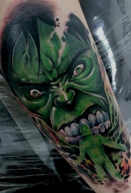 邪恶的绿巨人和绿色人像纹身图案