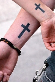 情侣手腕十字架纹身图案
