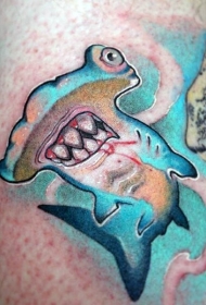 腿部彩色新学校风格滑稽的锤头鲨纹身
