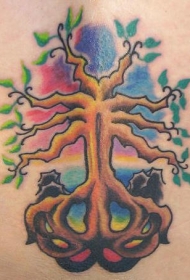 精彩的树彩色纹身图案