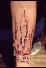 手臂素描风格的人腿纹身图案