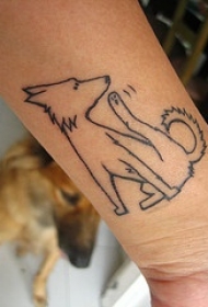 简约的狗剪影纹身图案
