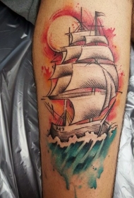 腿部彩绘船在海面纹身图案