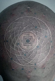 头部华丽神秘的太阳能系统纹身图片