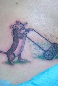 老鼠和割草机卡通纹身图案