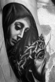 戴荆棘的耶稣和圣母玛利亚宗教纹身图案
