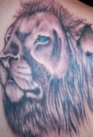 肩部棕色悲伤狮子头纹身图案