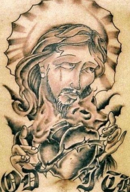 棕色耶稣和燃烧的心纹身图案