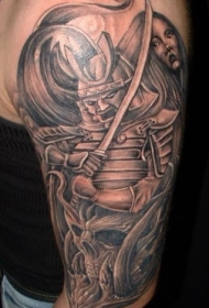 肩部棕色愤怒的日本武士纹身
