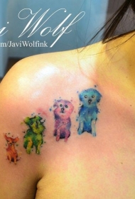 肩部滑稽的水彩画风格小狗纹身图案
