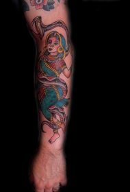 手臂彩色印度女孩与蛇纹身图案