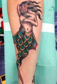 手臂简单的手绘美人鱼纹身图案