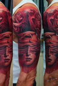 男子大臂红墨水式女人脸玫瑰纹身图案