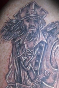 细致的彩色海盗肖像纹身图案