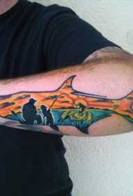 男士小臂鲨鱼图形风景纹身图案