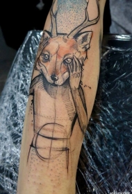 手臂old school彩色狐狸与鹿角纹身图案