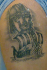 肩部灰色维京纹身大武士船纹身图案