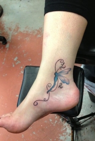 脚踝漂亮的脚蜻蜓纹身图案