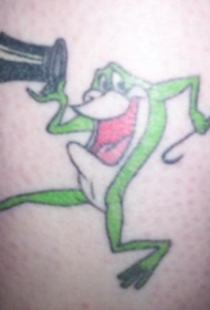 肩部彩色戴帽子的青蛙纹身图案