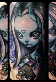 现代风格的彩色邪恶女孩纹身图案