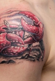 大臂红色的螃蟹纹身图案