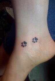 脚踝小小的猫爪印纹身图案