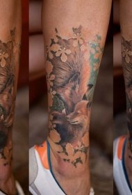 小腿狐狸家族的栩栩如生的彩色纹身图案