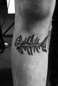 腿部黑色滑稽的鱼骨骼纹身图案