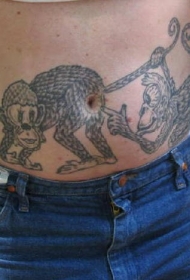 腹部有趣的猴子屁股纹身图案