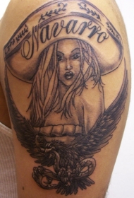 鹰和宽边帽的女孩纹身图案