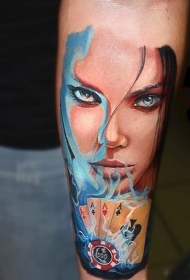 手臂彩色性感女子与扑克牌纹身图案