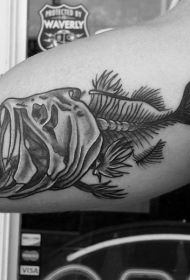 大臂内侧鱼骨架个性纹身图案