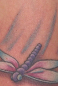 粉红和紫色蜻蜓纹身图案