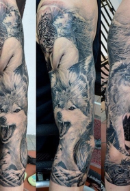 肩部灰色保鲁夫狼和女孩纹身图案