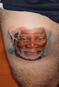 大腿著名演员肖像彩色纹身图案