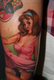 腿部彩色性感粉红女郎纹身图案