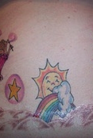 腰部彩色少女的彩虹蝴蝶纹身图案