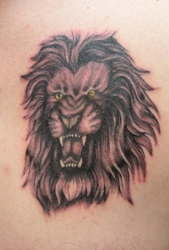 背部棕色绿眼睛狮子头纹身图案
