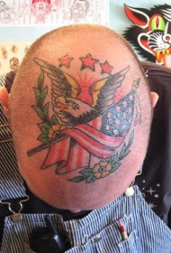 头部彩色美国国旗与鹰纹身图案