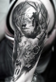 大臂难以置信的写实鹿头骨结合猎人纹身图案